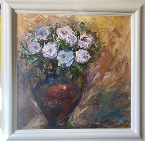 Market roses in the oil jar
